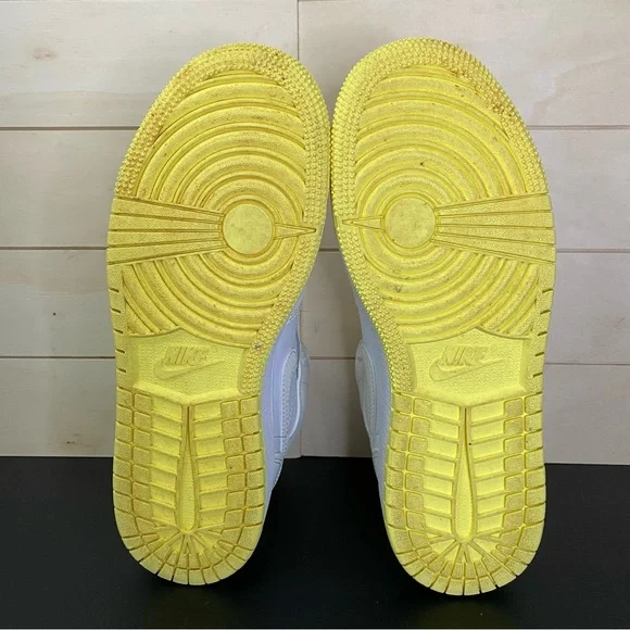 Air Jordan 1 Mid Sail Light Laser Orange Kid's Youth Size 4Y Shoes FD8780-181 - Picture 9 of 11